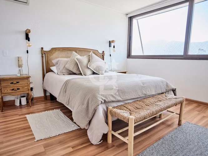 Arriendo amoblado Duplex Vitacura, gran vista.