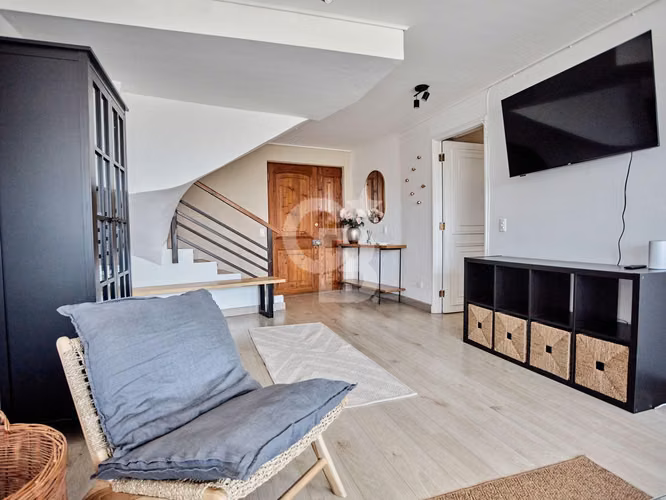 Arriendo amoblado Duplex Vitacura, gran vista.