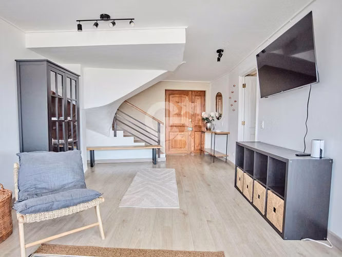 Arriendo amoblado Duplex Vitacura, gran vista.