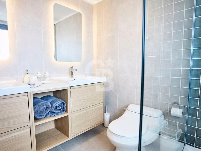Arriendo amoblado Duplex Vitacura, gran vista.
