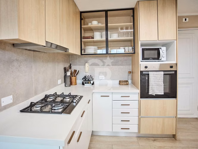 Arriendo amoblado Duplex Vitacura, gran vista.