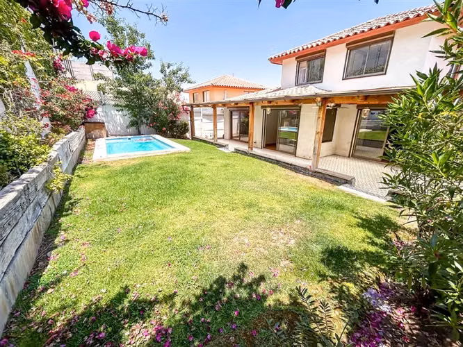 Casa en excelente estado, 4 dorm.piscina ,terraza techada