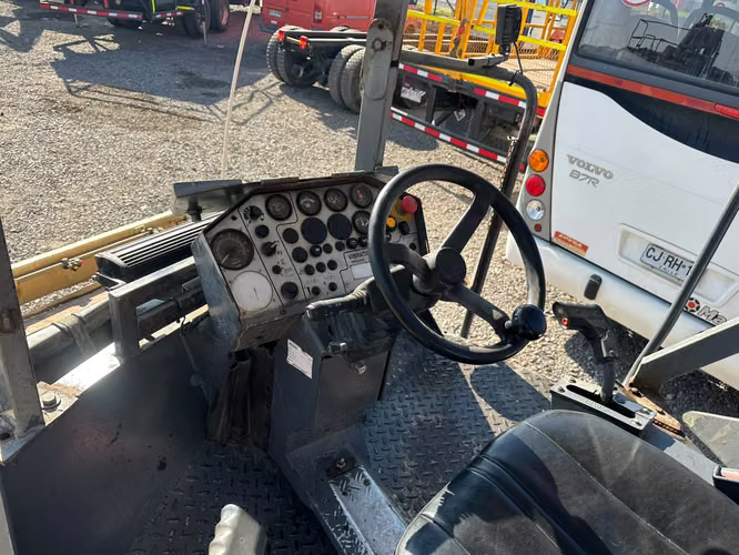 RODILLO COMPACTADOR MARCA HAMM MODELO HD 75 AÑO 2005