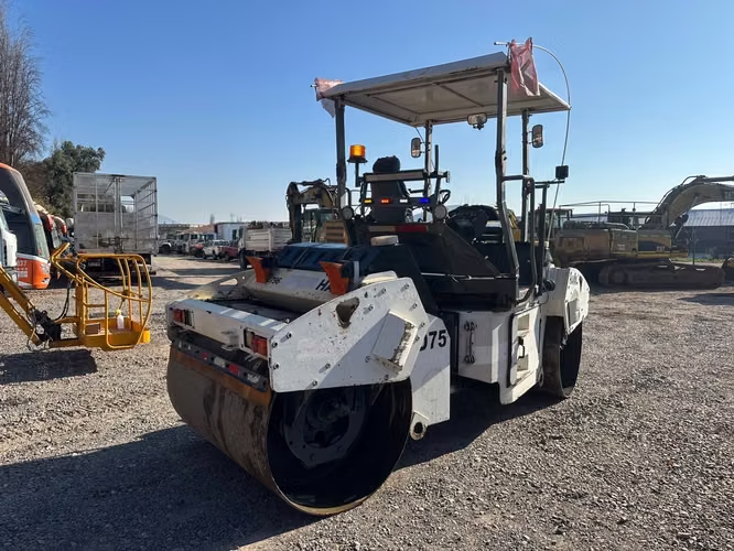 RODILLO COMPACTADOR MARCA HAMM MODELO HD 75 AÑO 2005