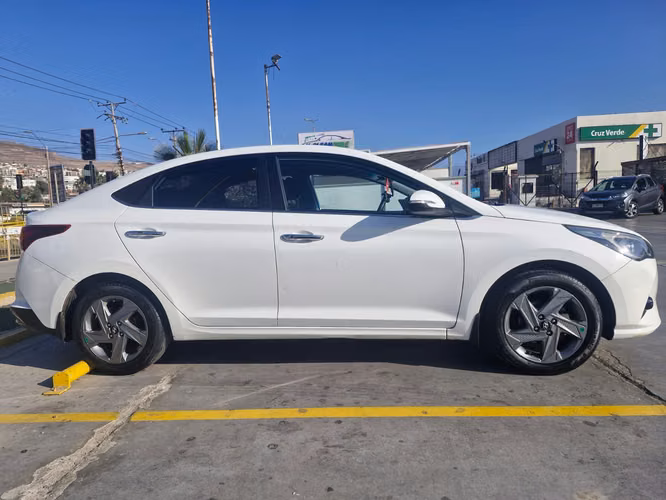 2022 Hyundai Accent 1.6 HCI VALUE 4X2 AT 4P.