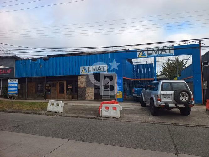 Gran Propiedad Comercial en Av Colón
