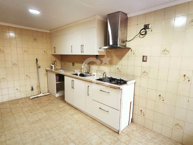 Exclusiva Casa en Vitacura: Lujo, Confort y Tranquilidad - Imagen 10
