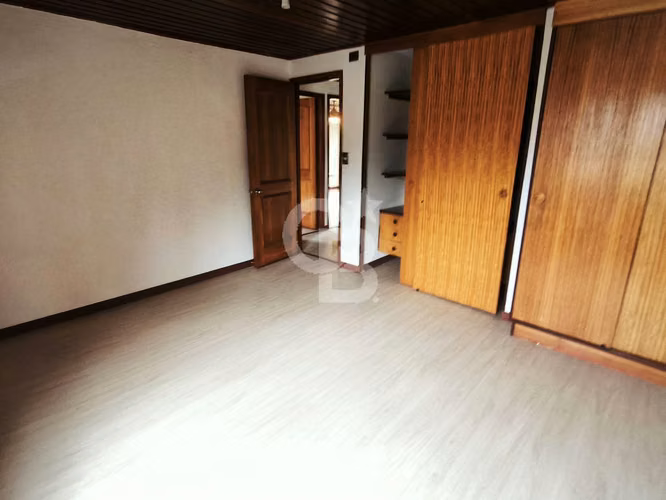 Exclusiva Casa en Vitacura: Lujo, Confort y Tranquilidad - Imagen 12