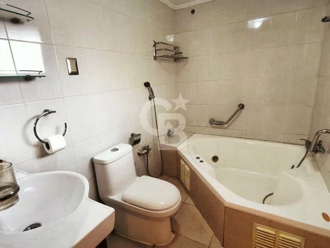 Exclusiva Casa en Vitacura: Lujo, Confort y Tranquilidad - Imagen 7
