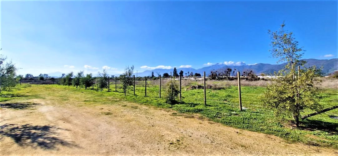 Venta de parcela plana de  5.752 m2., en Quillota. 2.495 UF.