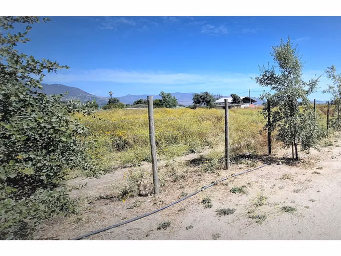 Venta de parcela plana de  5.752 m2., en Quillota. 2.495 UF.