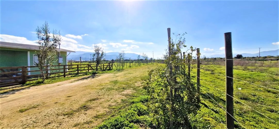 Venta de parcela plana de  5.752 m2., en Quillota. 2.495 UF.