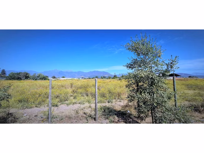 Venta de parcela plana de  5.752 m2., en Quillota. 2.495 UF.
