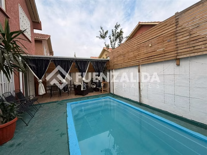 Casa en arriendo de 3 dorm. en San Bernardo
