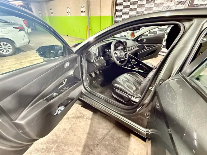 Hyundai Elantra 1.6 MT