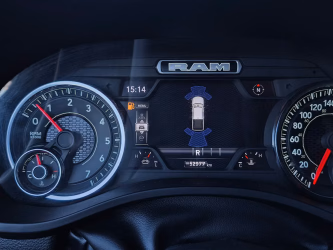 2025 Dodge Ram 1500 Big horn 4X4 Crew Cab E-Torque AT 4P 3.6 cc