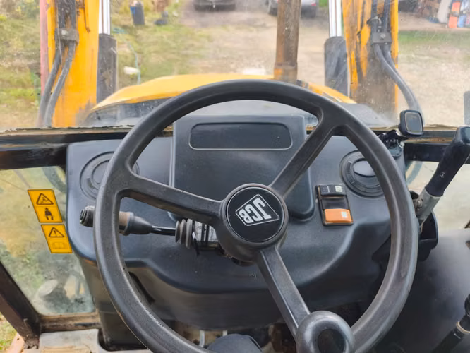 Retroexcabadora JCB 3c plus