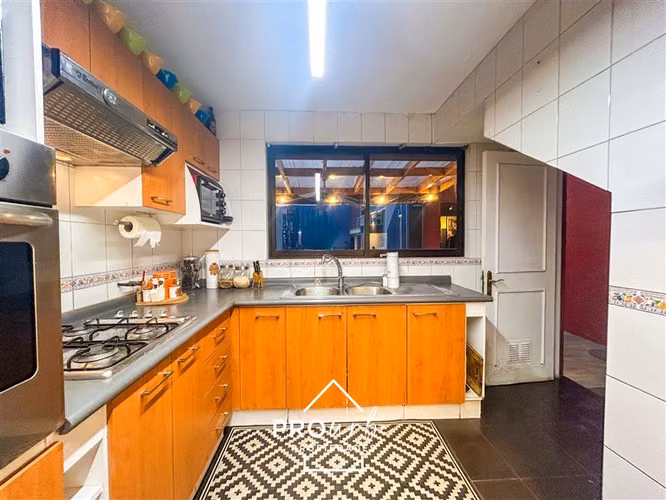 Casa en venta de 5 dorm. en Las Condes