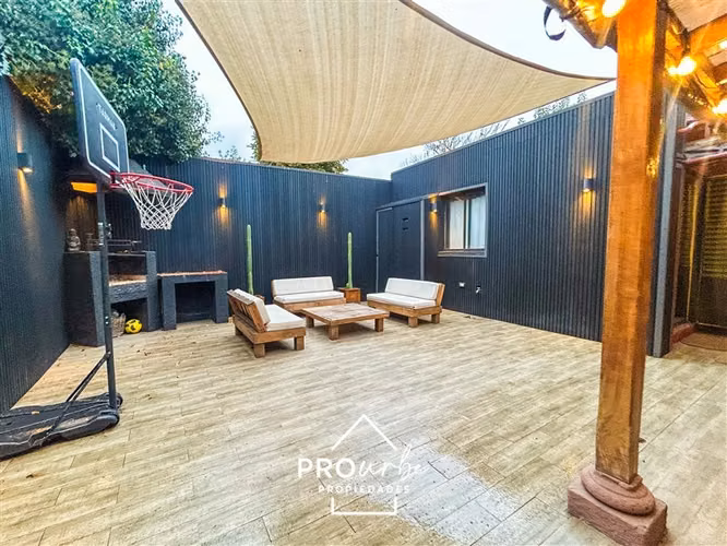 Casa en venta de 5 dorm. en Las Condes