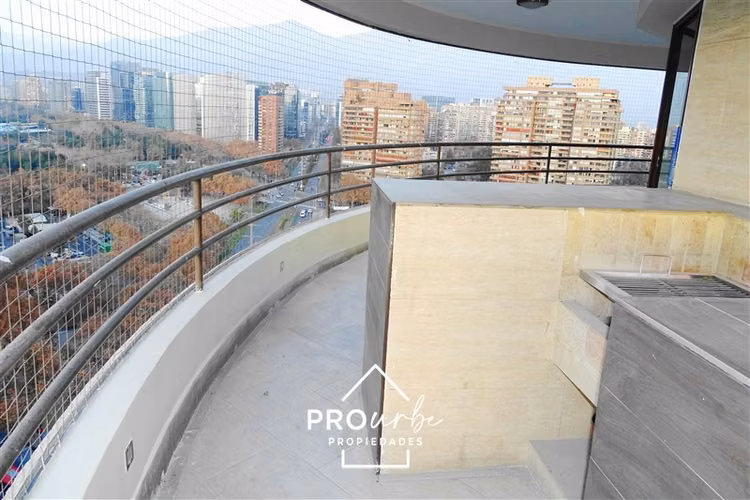 Departamento en venta de 4 dorm. en Las Condes