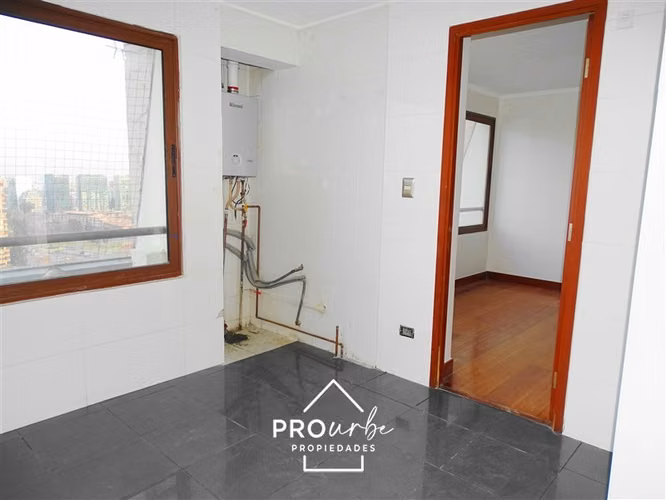Departamento en venta de 4 dorm. en Las Condes