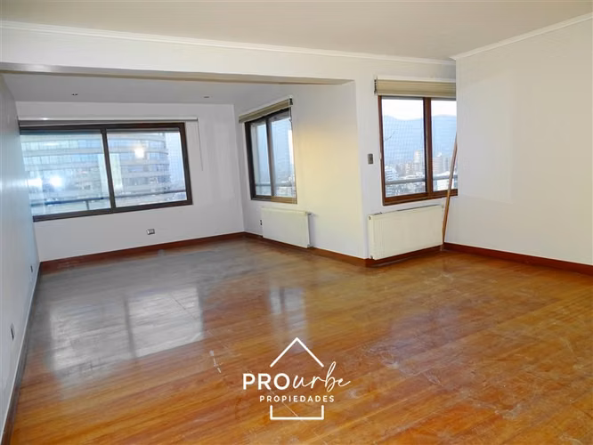 Departamento en venta de 4 dorm. en Las Condes