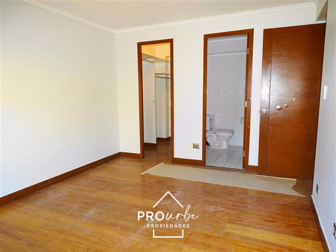 Departamento en venta de 4 dorm. en Las Condes