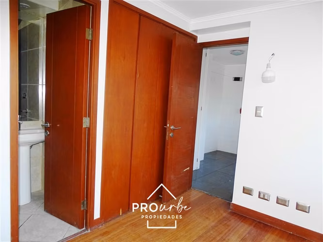 Departamento en venta de 4 dorm. en Las Condes