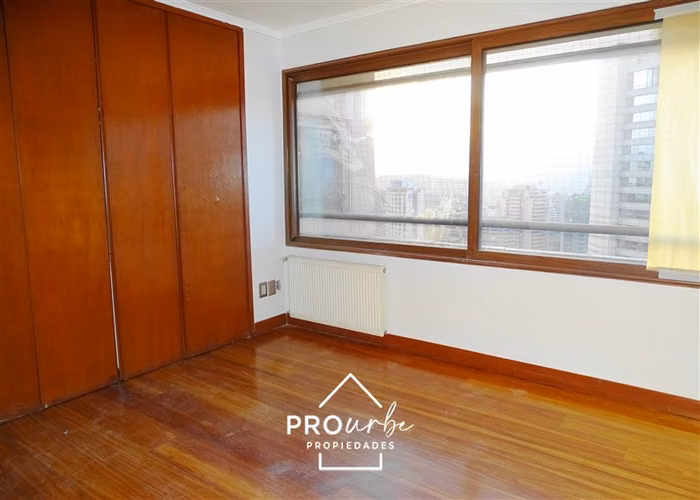 Departamento en venta de 4 dorm. en Las Condes