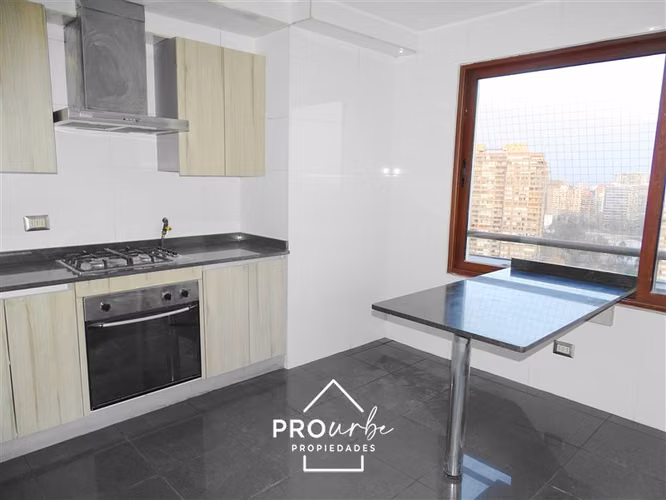 Departamento en venta de 4 dorm. en Las Condes