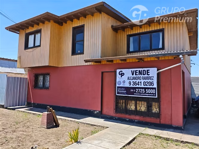 Venta de casa con terreno 1015mts2 en San Antonio