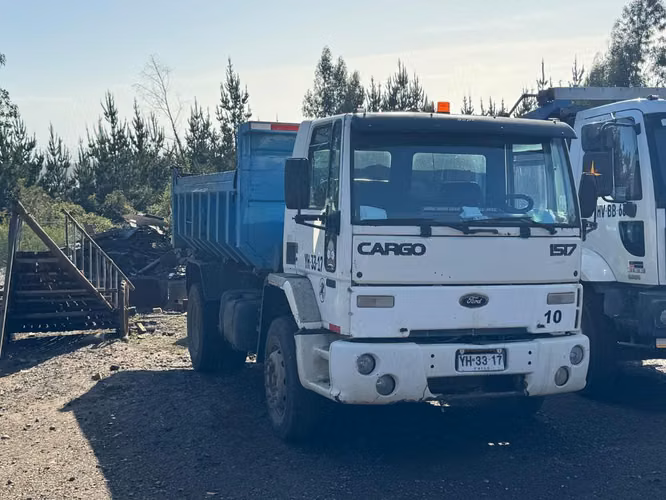 Camión tolva Ford cargo 1517