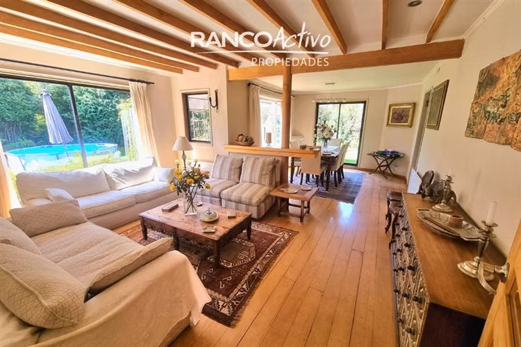 Se vende gran casa 4D5B en Condomino Las Lomas, Puerto Varas
