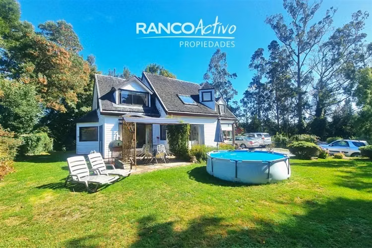 Se vende gran casa 4D5B en Condomino Las Lomas, Puerto Varas
