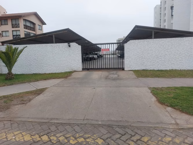 GRAN OPORTUNIDAD SE VENDE DEPARTAMENTO FRONTAL EN AVENIDA DEL MAR – VISTA PANORÁMICA AL MAR