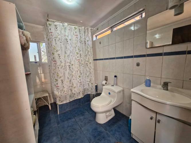 Grace Kelm Vende, Casa 177 m2/ 477m2 terr/5 d/ 2bañ/ piscina y quinch en Quinta Normal