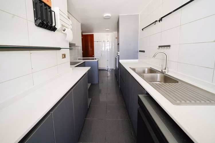 Amplio departamento en excelente ubicación. (175489)