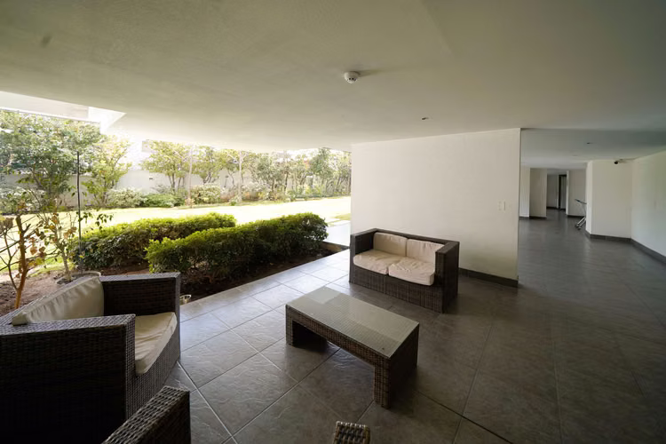 Amplio departamento en excelente ubicación. (175489)