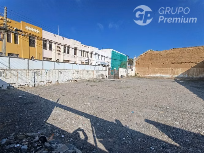Venta de Sitio Comercial en Coquimbo 700m2 en Esquina