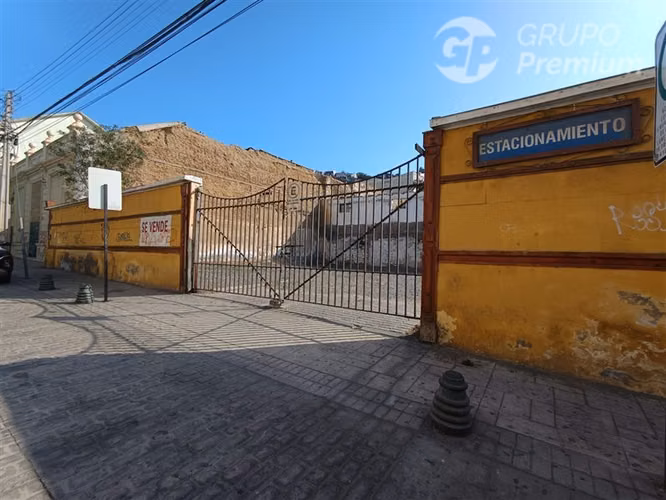 Venta de Sitio Comercial en Coquimbo 700m2 en Esquina