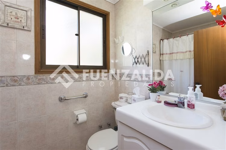 Parcela venta en Batuco, 4 dormitorios y 5 baños. Piscina.