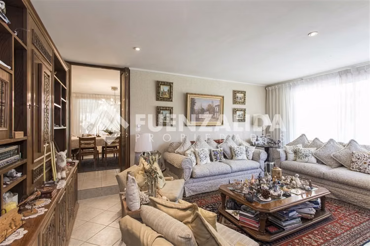 Parcela venta en Batuco, 4 dormitorios y 5 baños. Piscina.