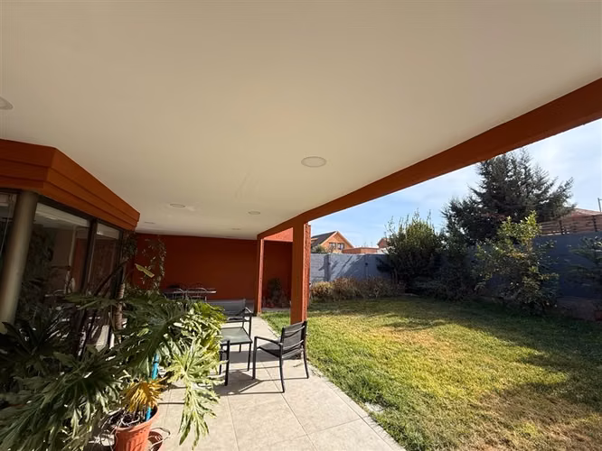 HERMOSA CASA EN VENTA BRISAS NORTE CHICUREO