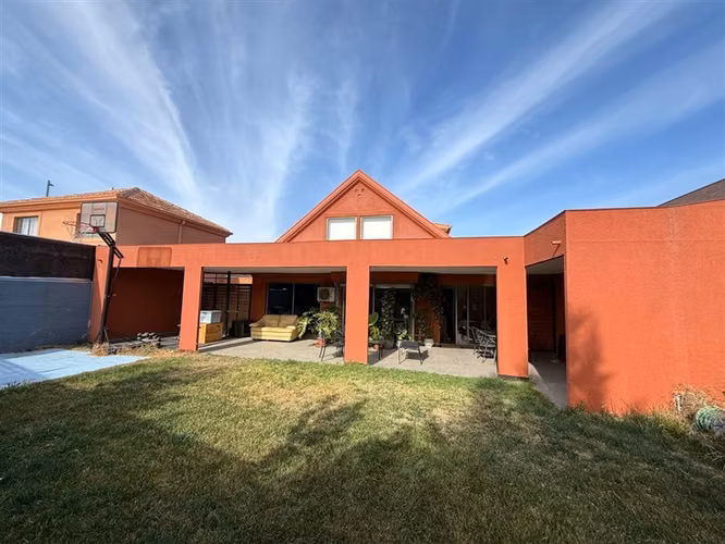 HERMOSA CASA EN VENTA BRISAS NORTE CHICUREO