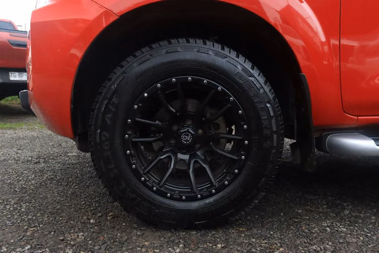 NISSAN NAVARA 4X2 AÑO 2022 FULL EQUIPO AC 2.3D MT6