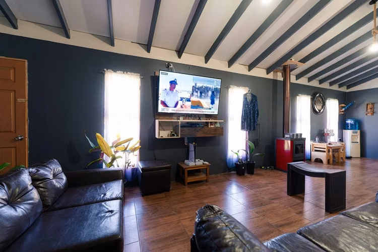 Casa y salón de eventos en yumbel