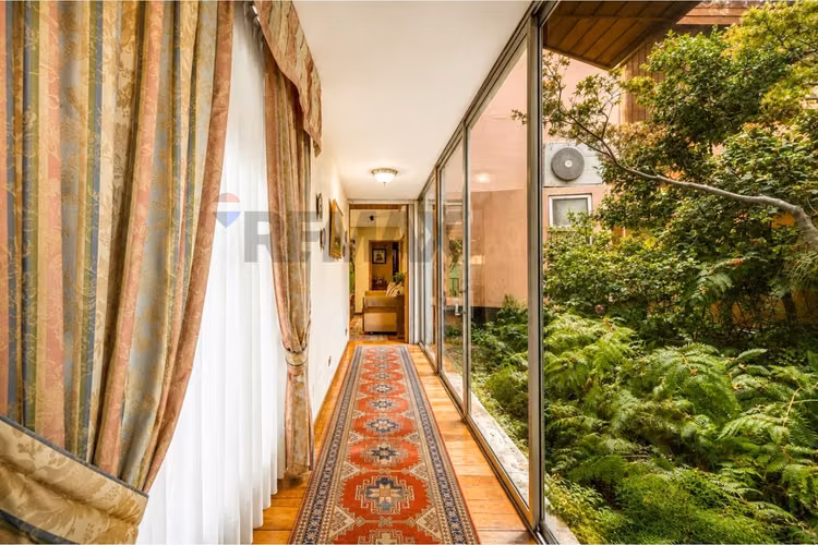 Amplia casa 6d | 5b con piscina en las condes
