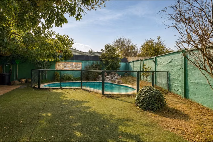 Amplia casa 6d | 5b con piscina en las condes