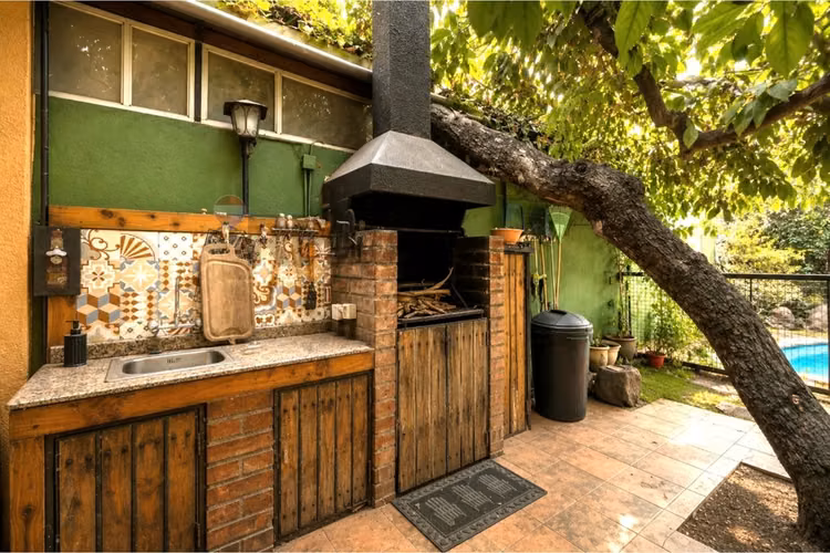 Amplia casa 6d | 5b con piscina en las condes
