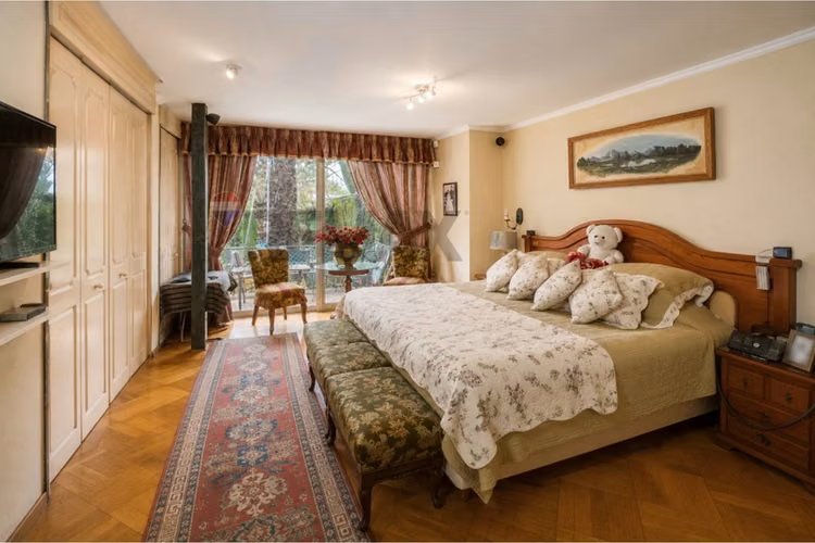 Amplia casa 6d | 5b con piscina en las condes